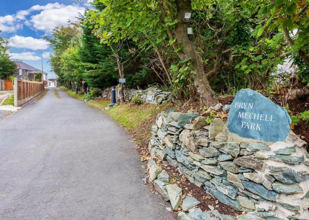 Hotel Bryn Mechell Llanfechell Exterior foto